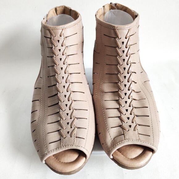 Earth Cottagecore Laced Beige Neutral Leather Shoes Cutout 2" Block Heel 9 Wide - Picture 5 of 11